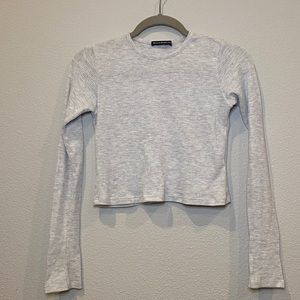 Brandy Melville long sleeve crop top